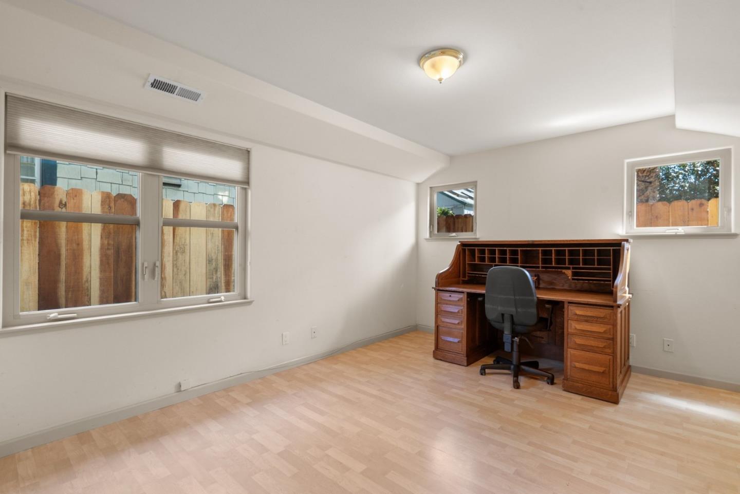 518 AVE