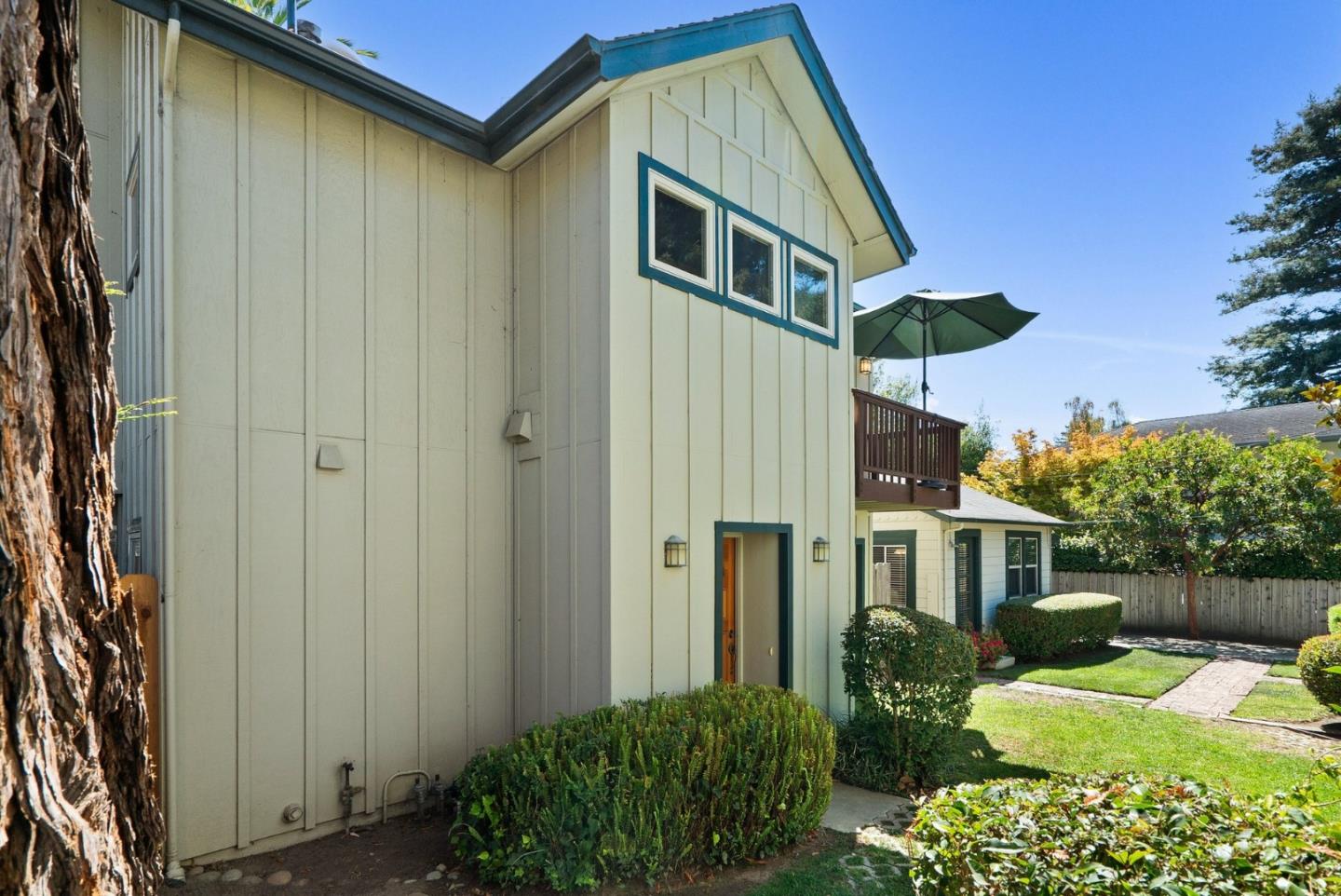 518 AVE
