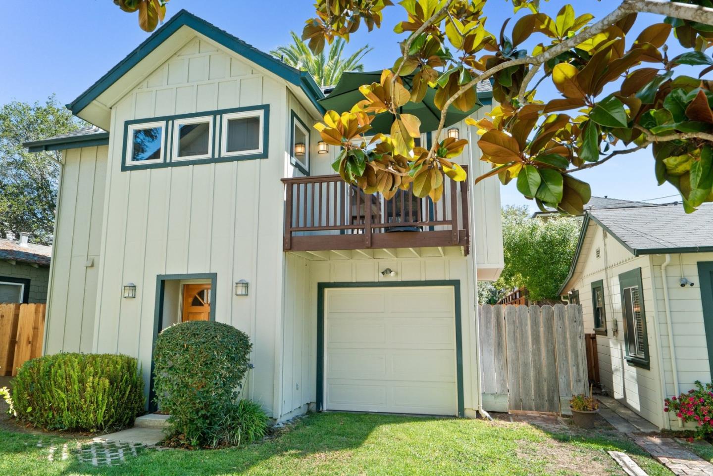 518 AVE