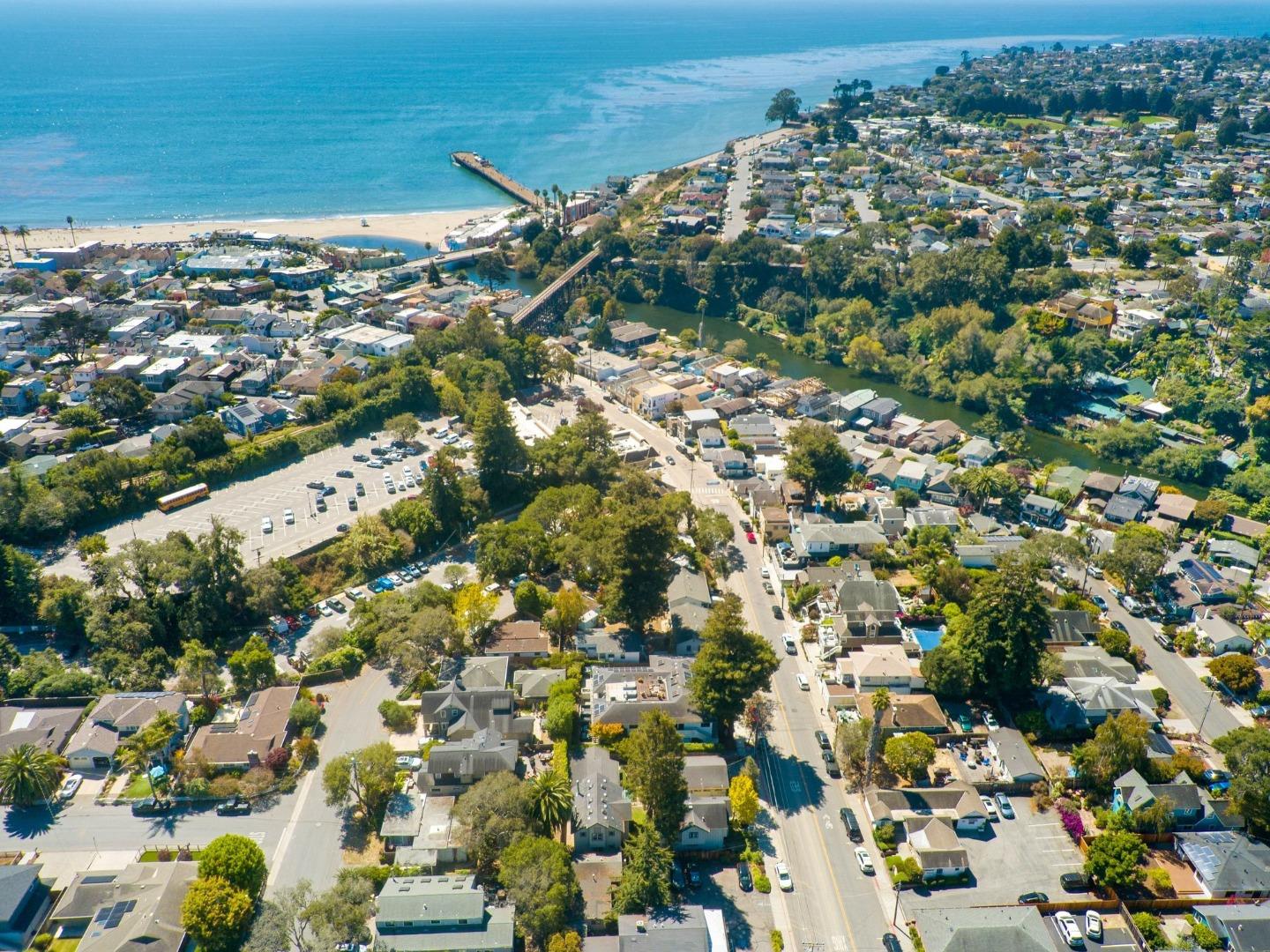 518 AVE