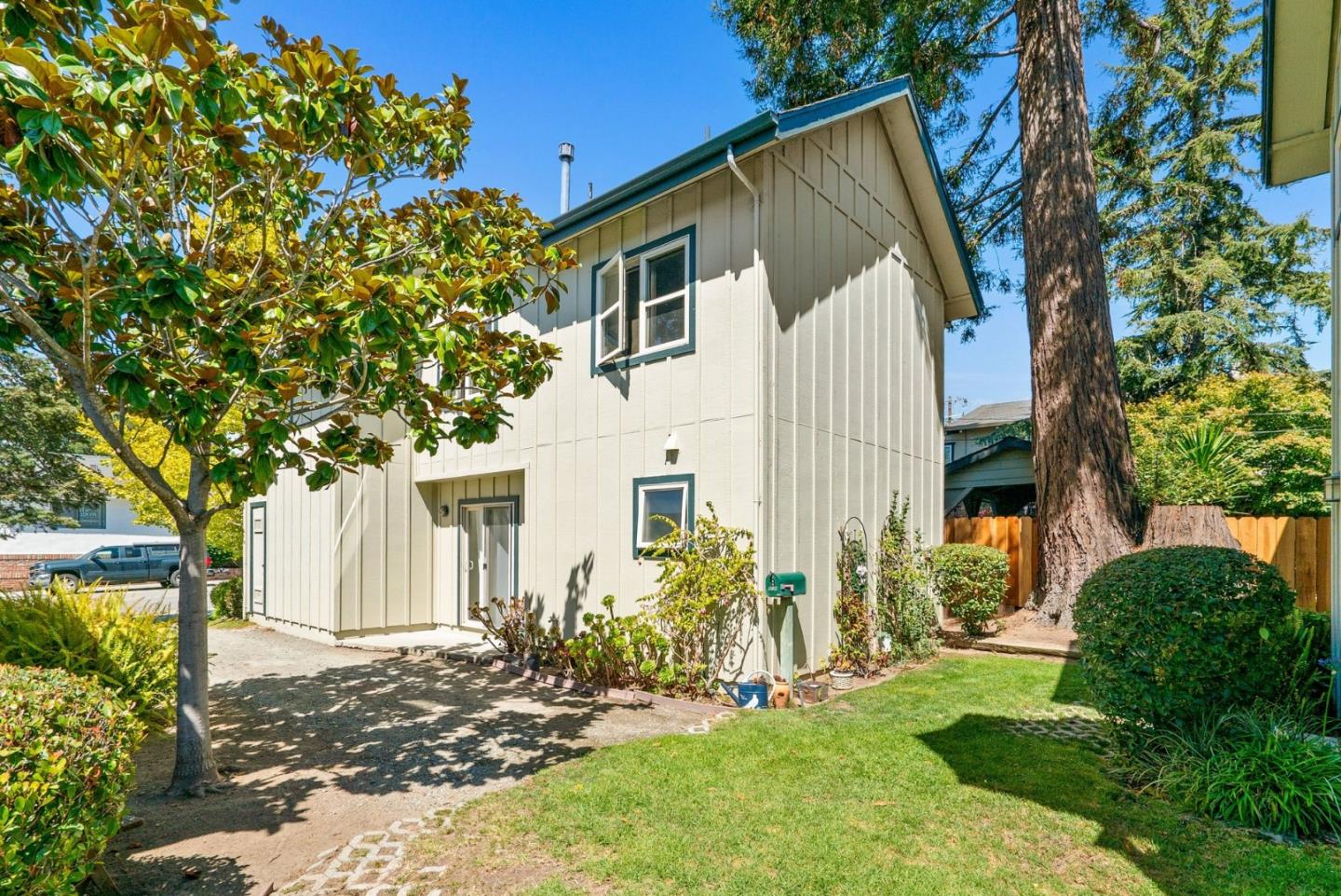 518 AVE