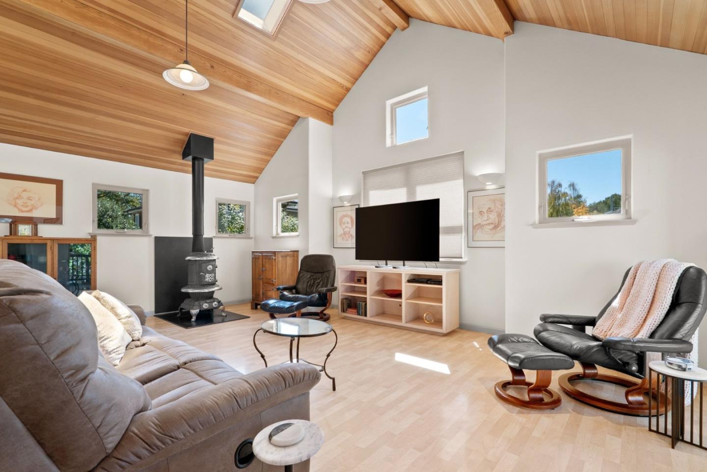 518 AVE