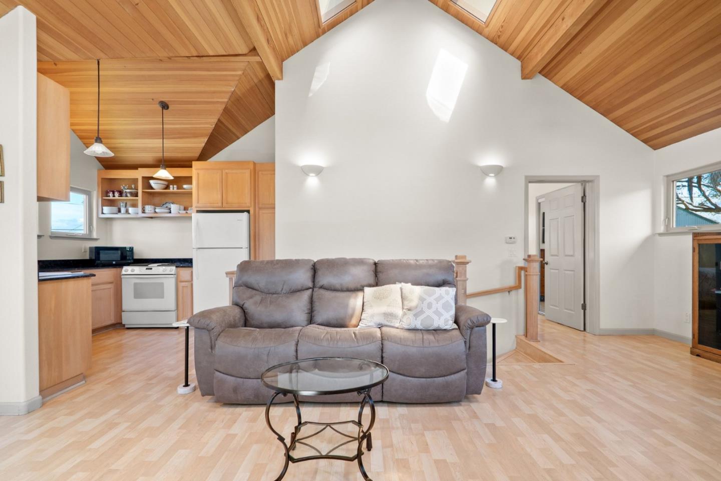 518 AVE