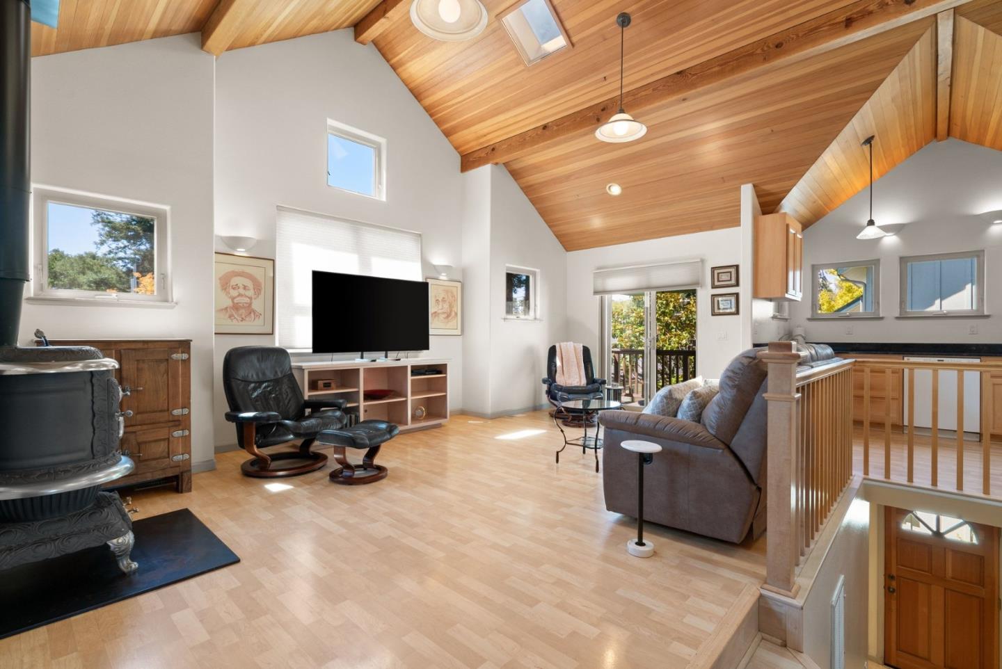 518 AVE
