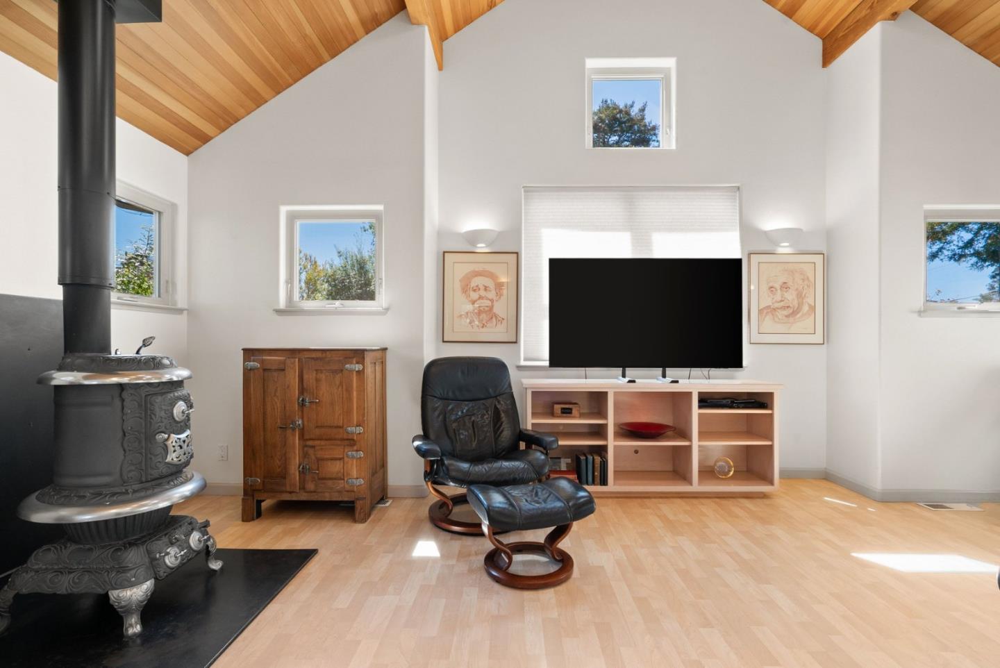 518 AVE