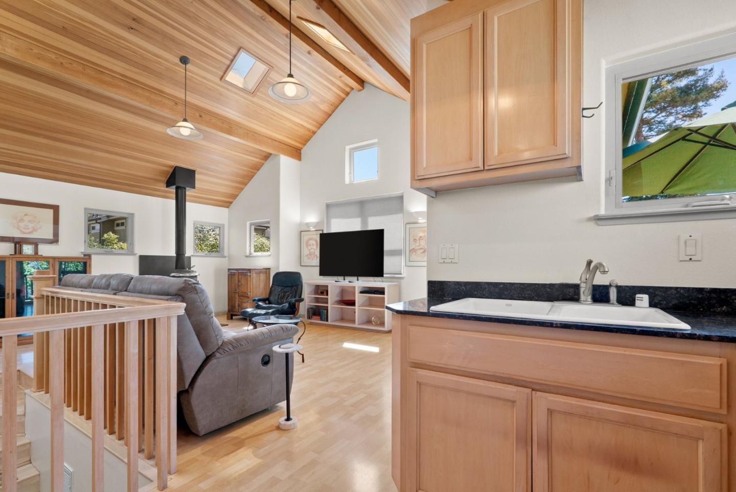 518 AVE