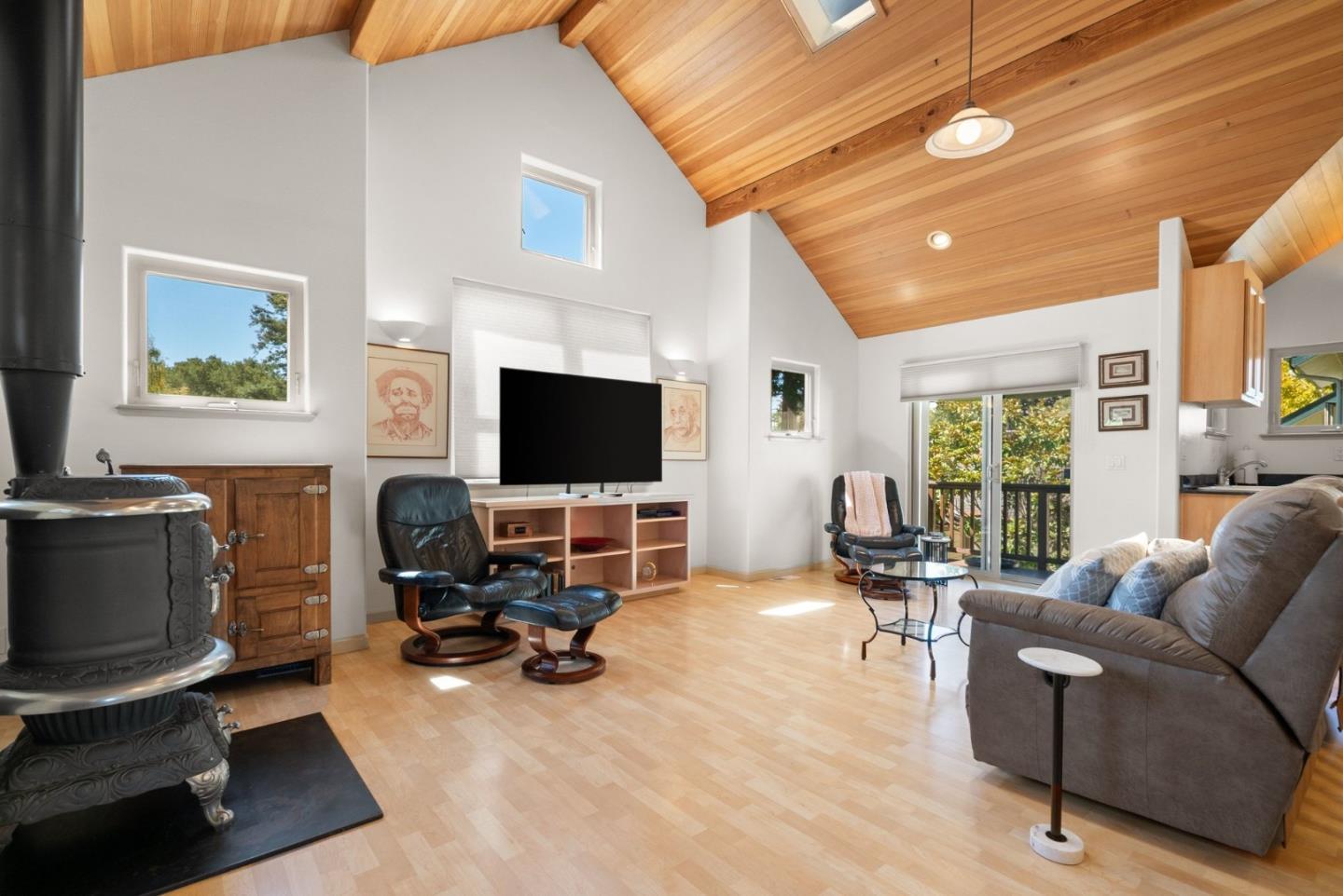 518 AVE