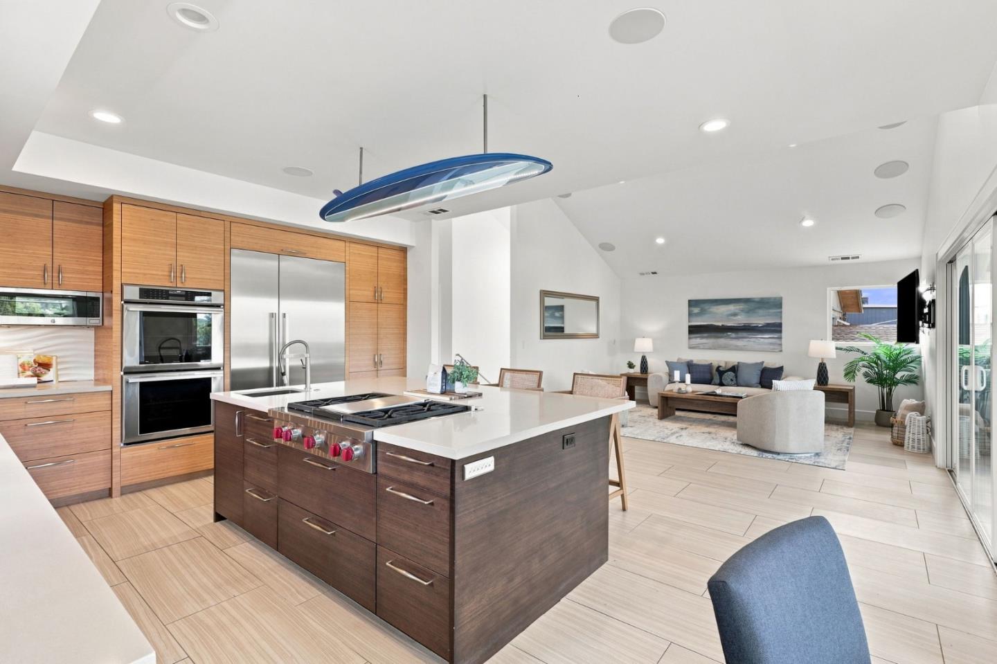 562 36th AVE
