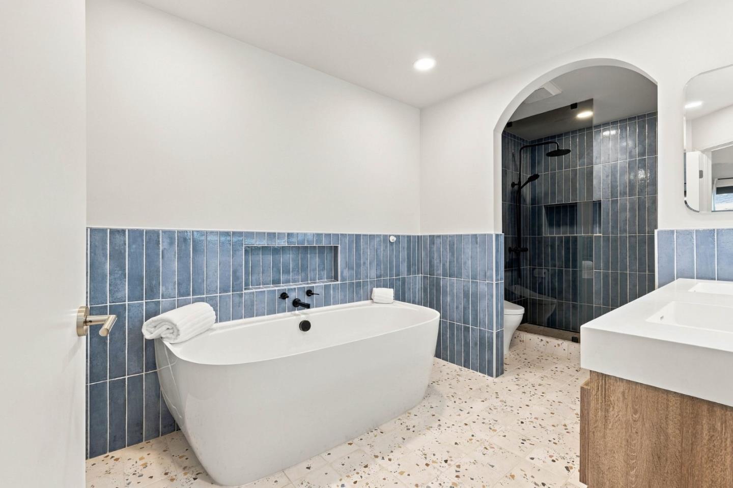 2907 Crocker