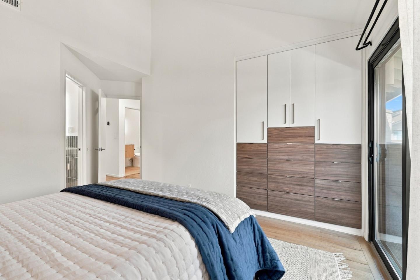 2907 Crocker