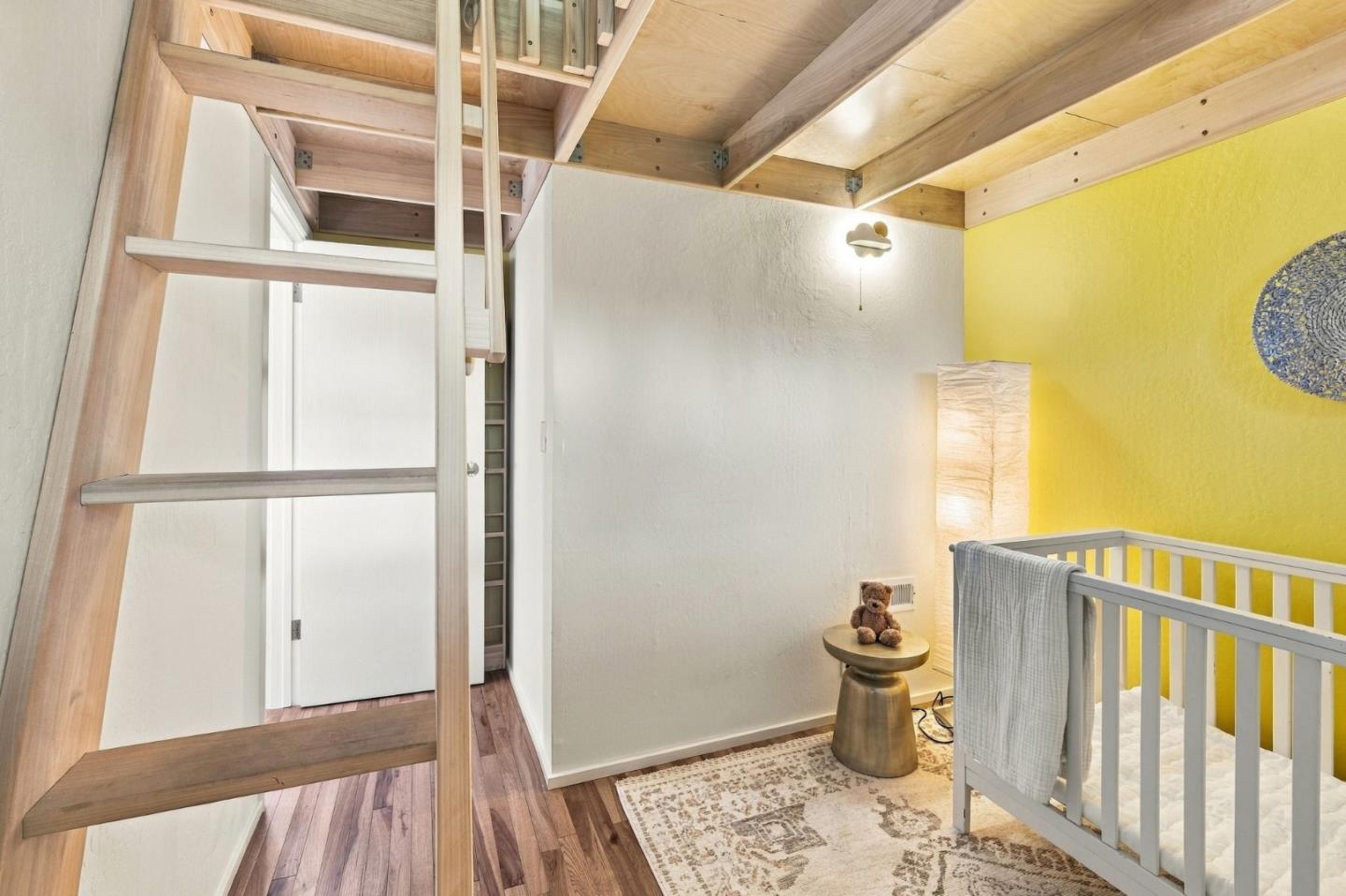2907 Crocker