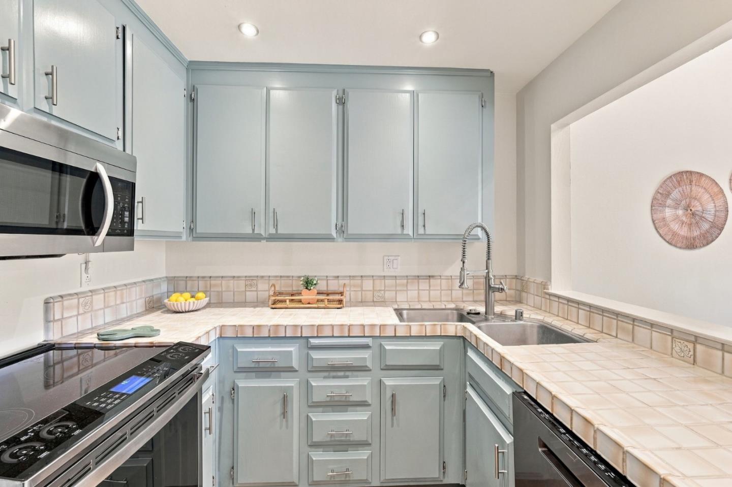 2907 Crocker