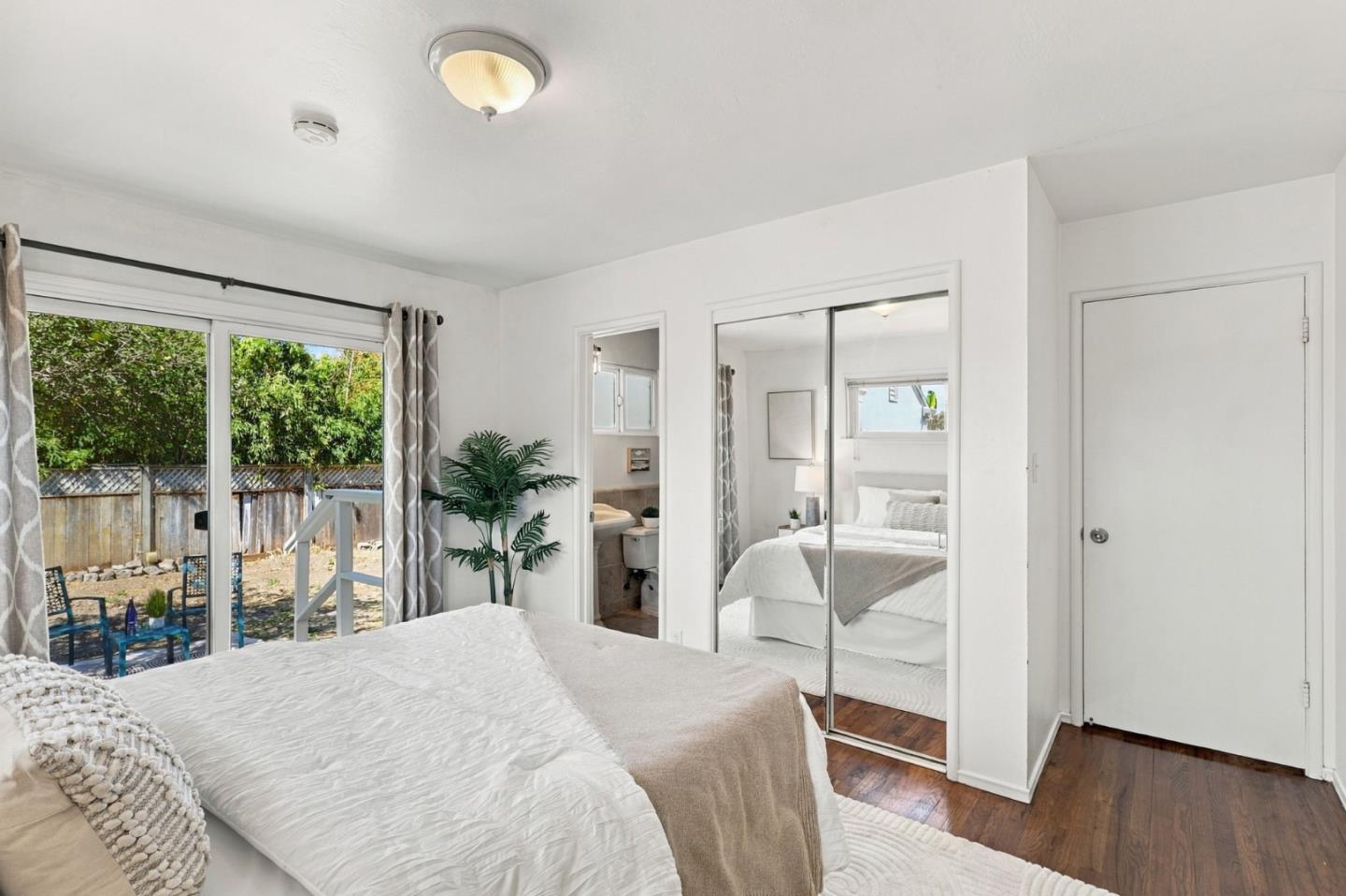 4535 Portola DR