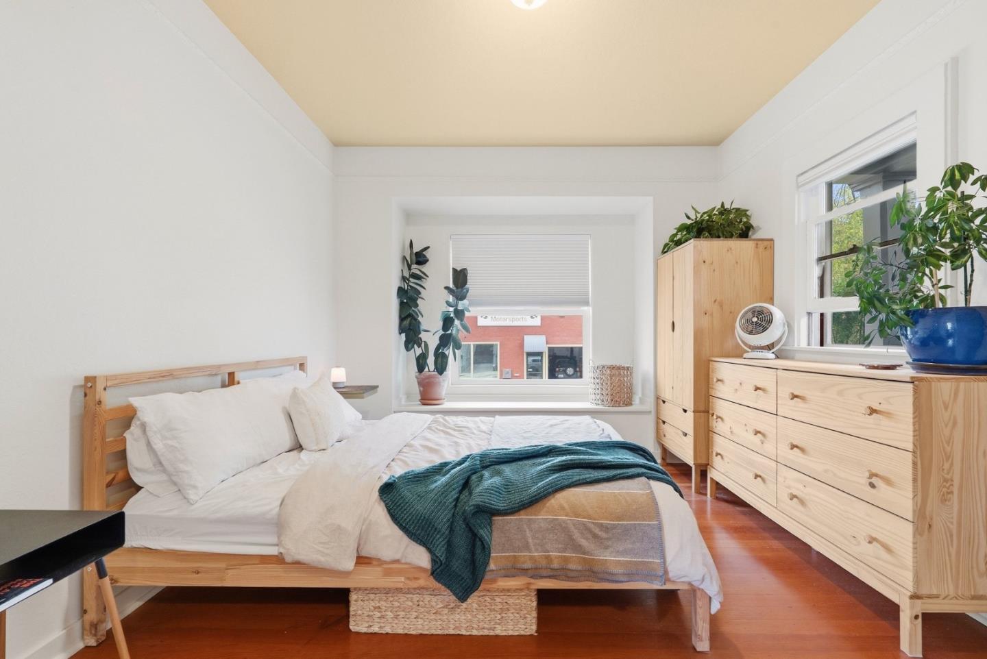 212 Cedar ST