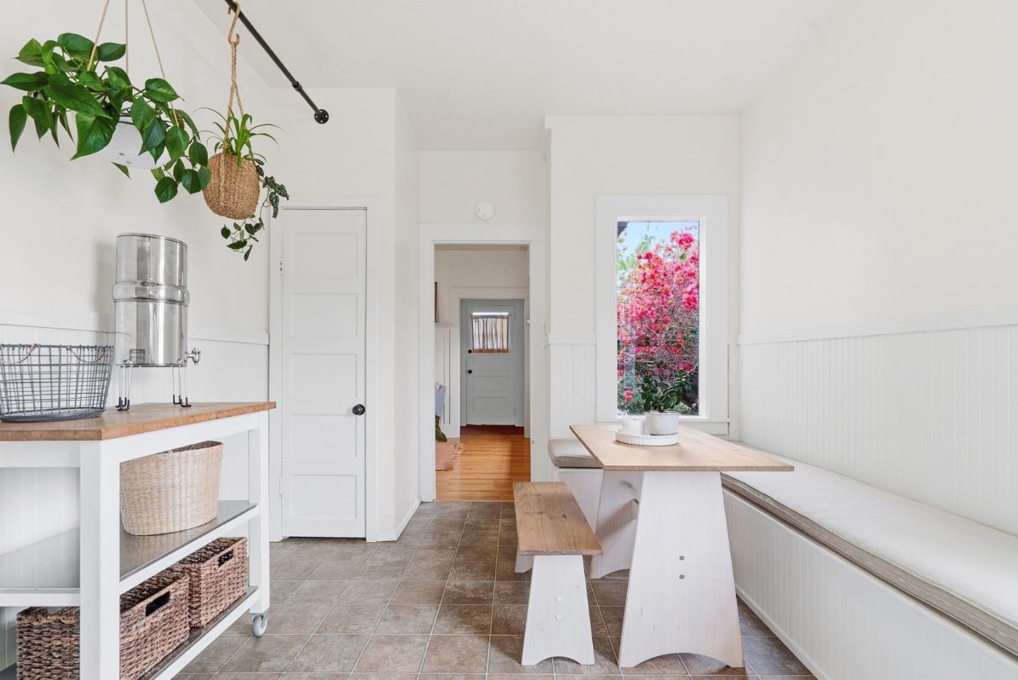 212 Cedar ST