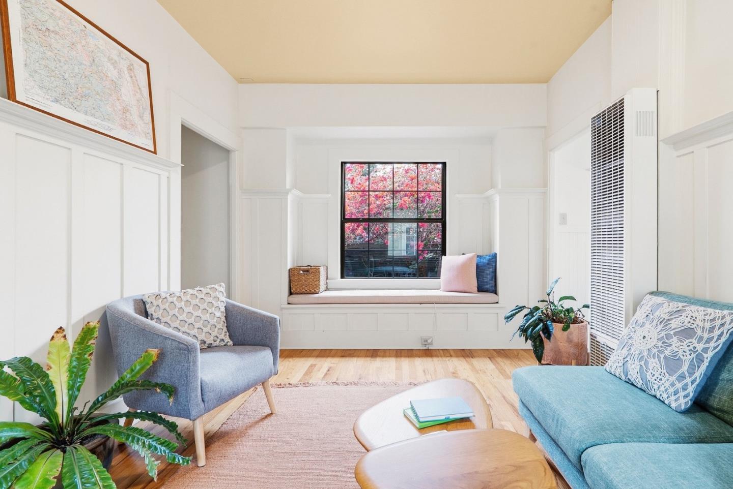 212 Cedar ST