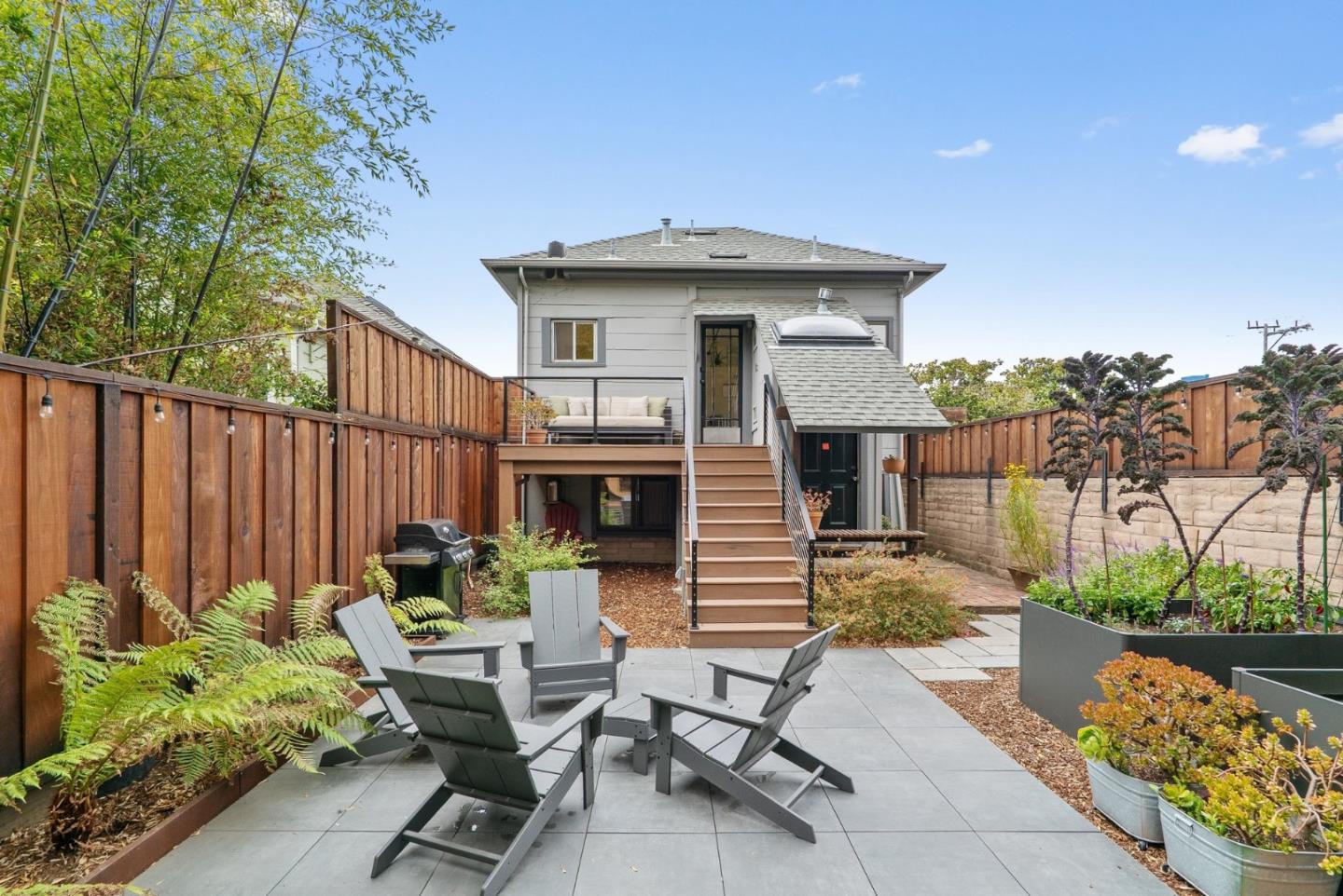 212 Cedar ST