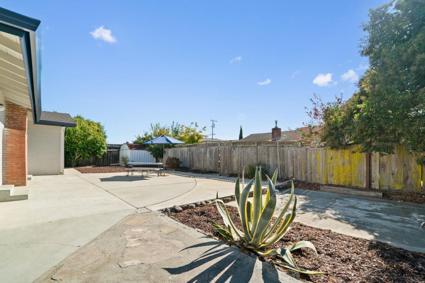 218 Siesta DR