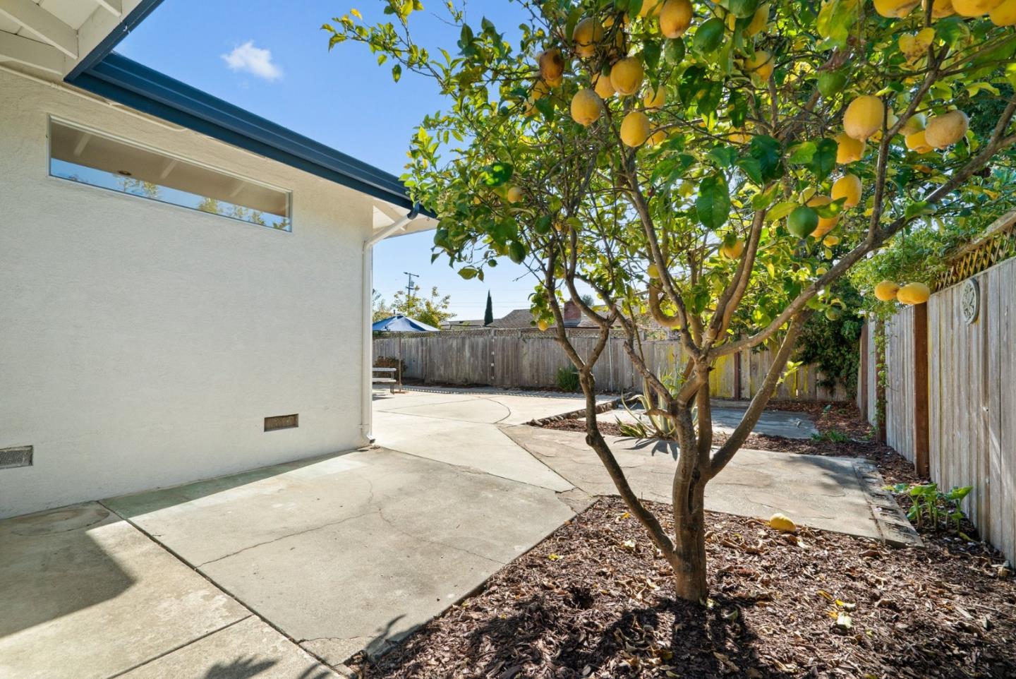 218 Siesta DR