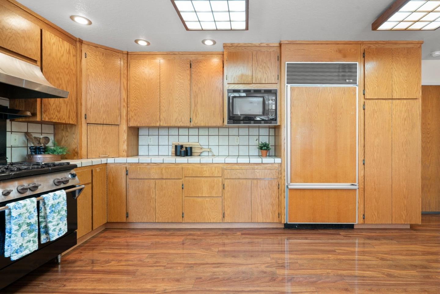 218 Siesta DR