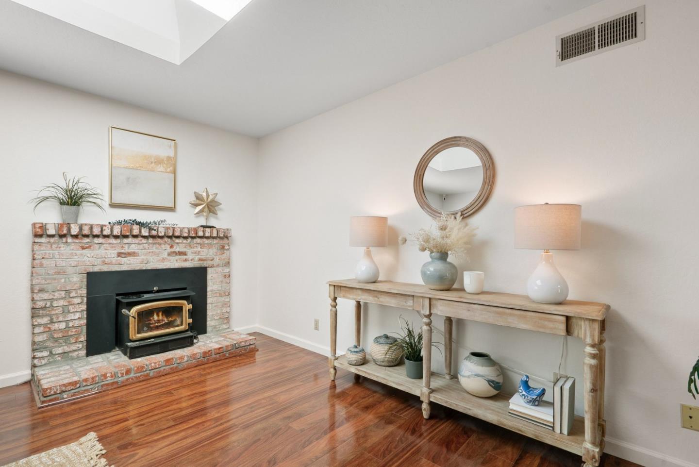 218 Siesta DR