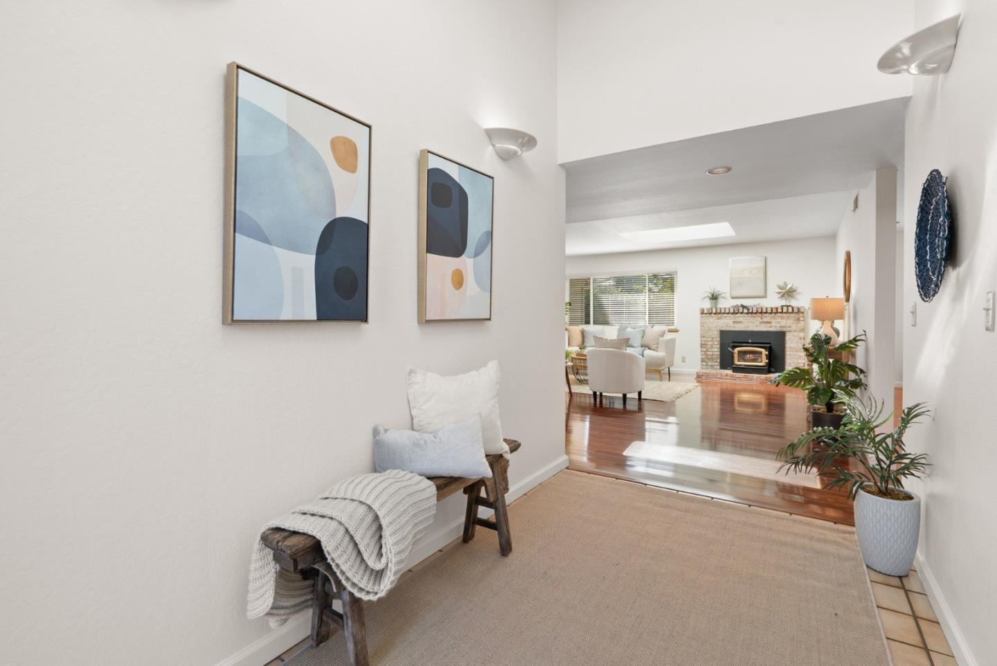 218 Siesta DR