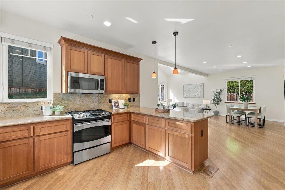 4585 Dawn LN