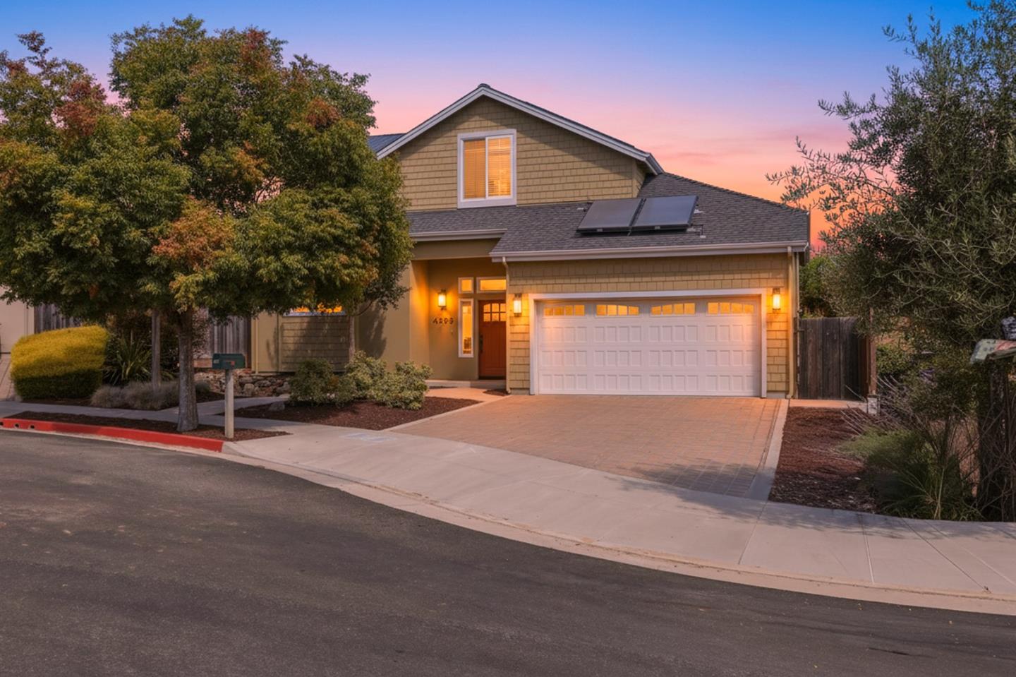 4585 Dawn LN