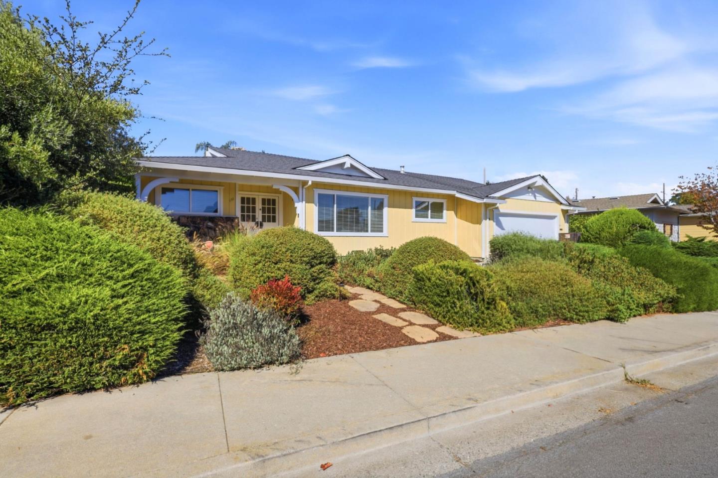 131 Woodcrest PL