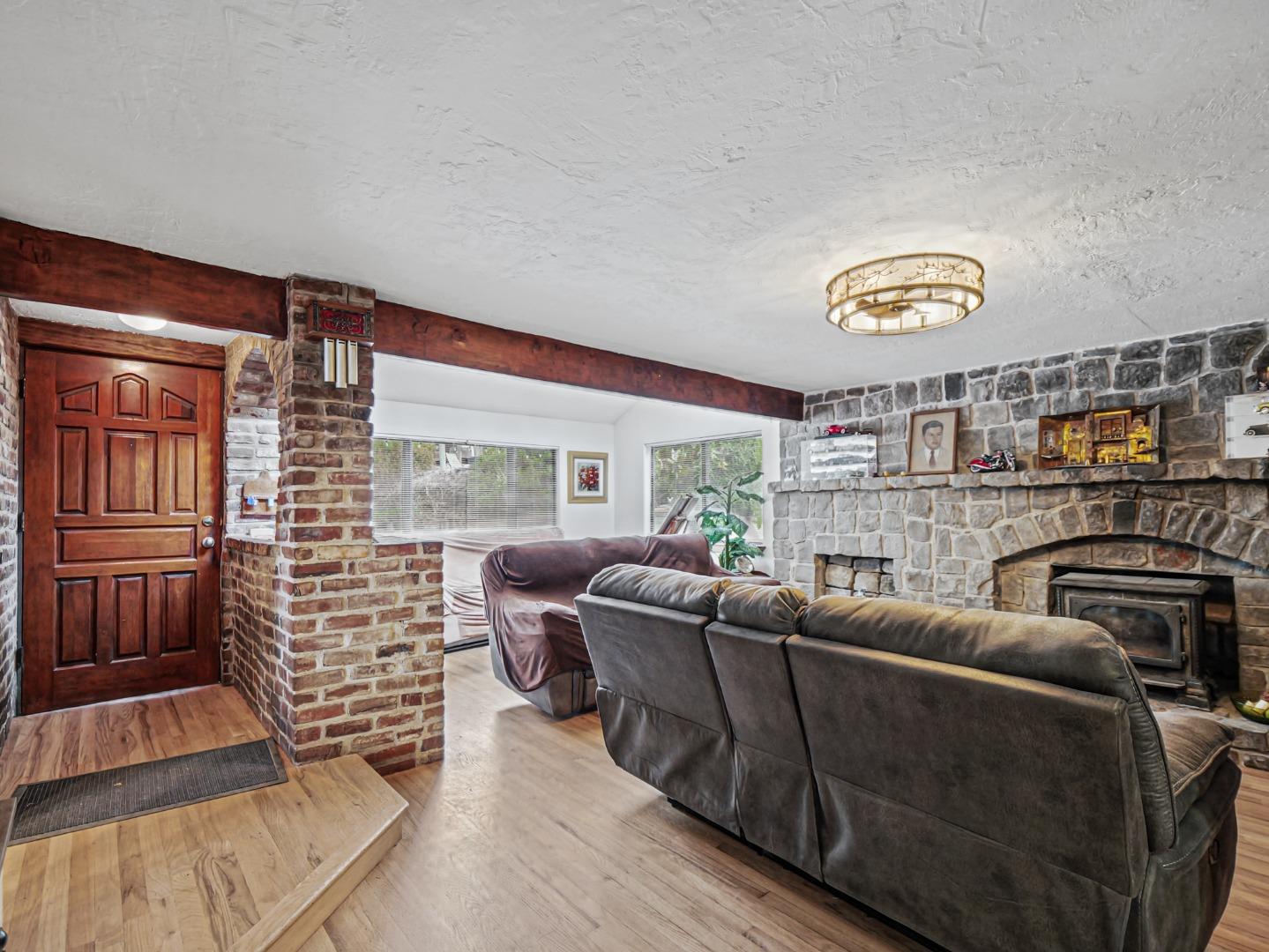 140 Allan LN