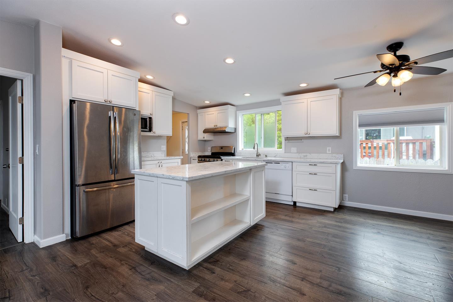 220 Mar Vista DR 23