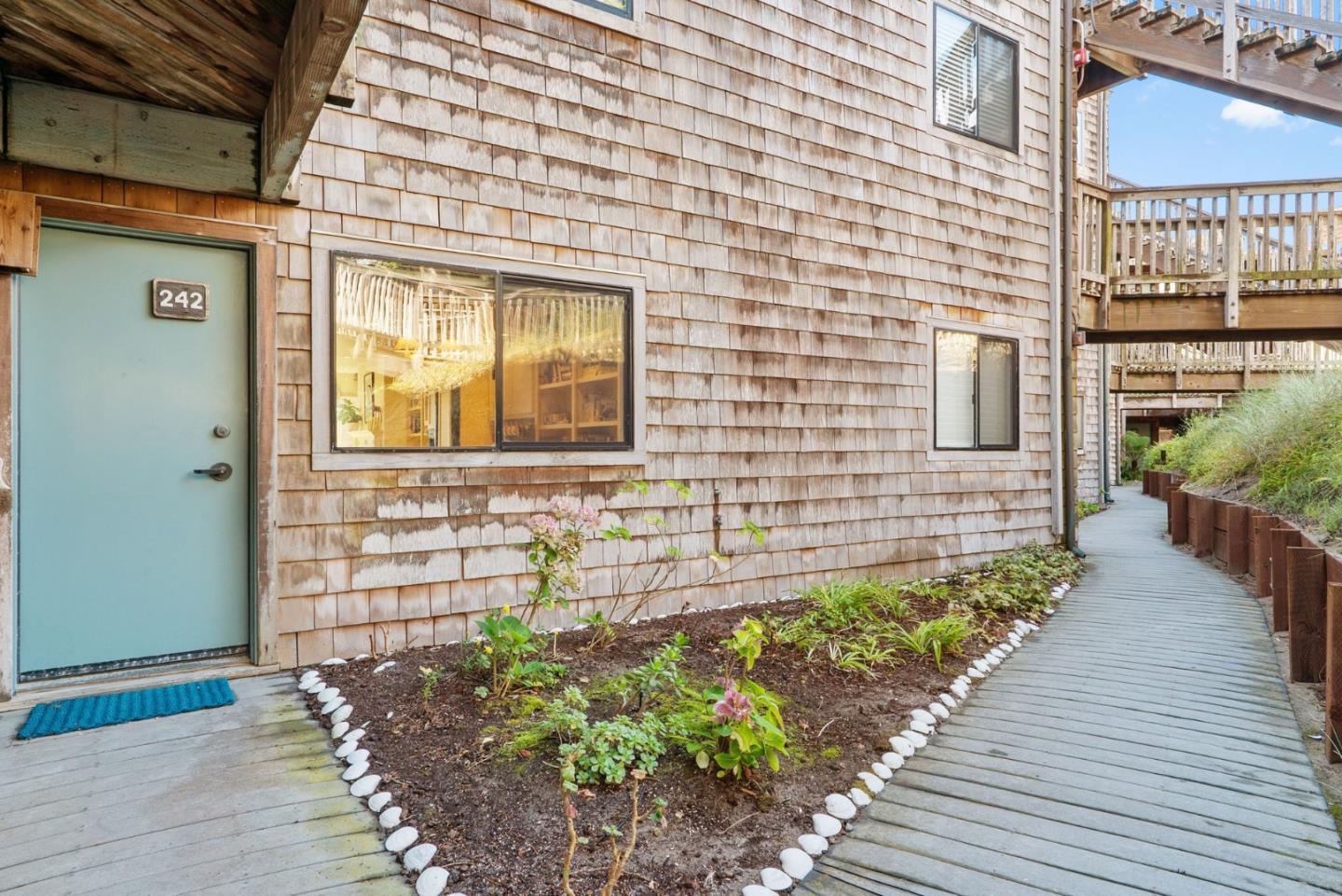 101 Shell DR 242
