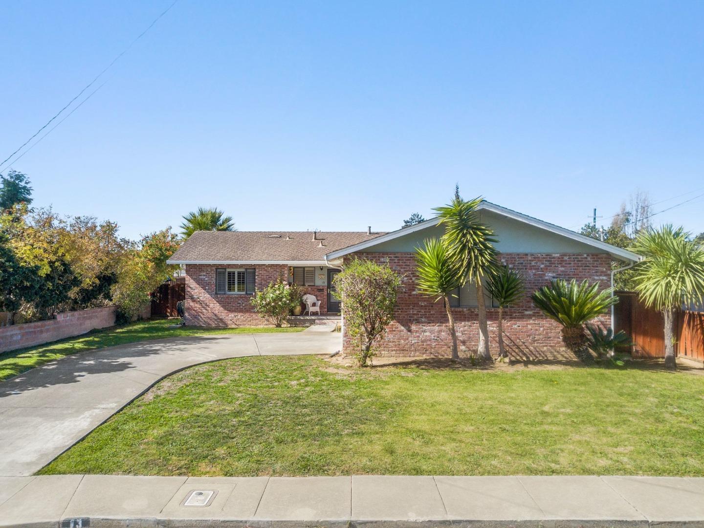 13 Cottage DR