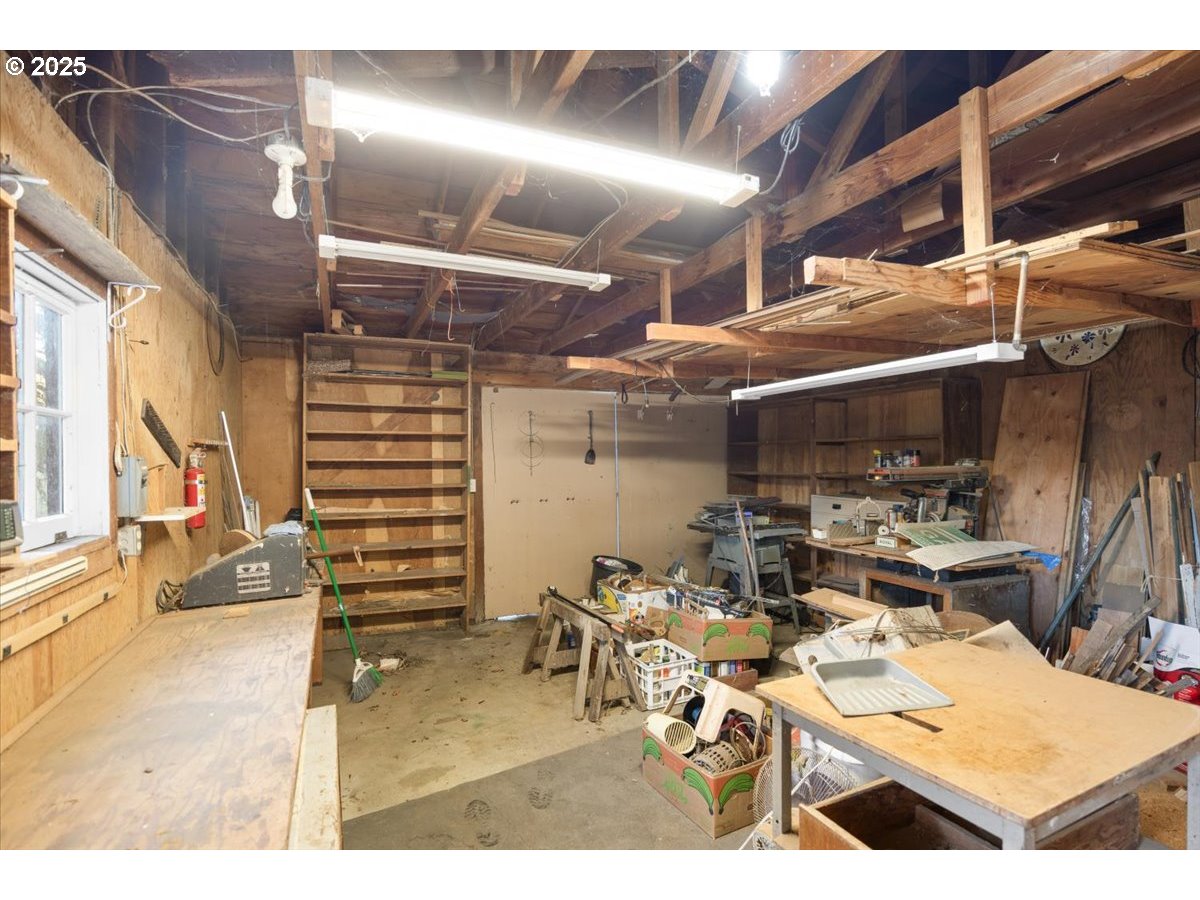 939 BUCKHORN RD