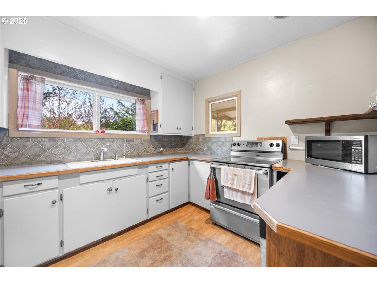 939 BUCKHORN RD