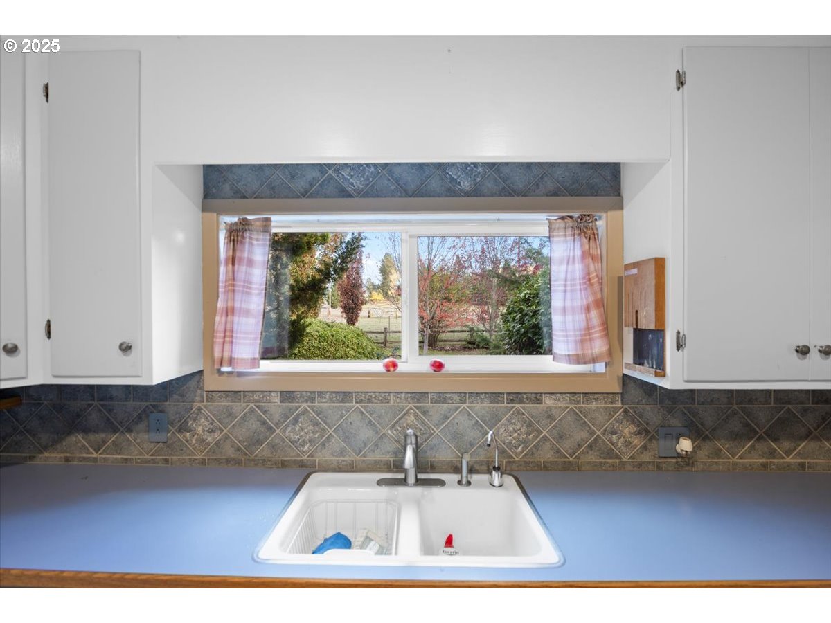 939 BUCKHORN RD