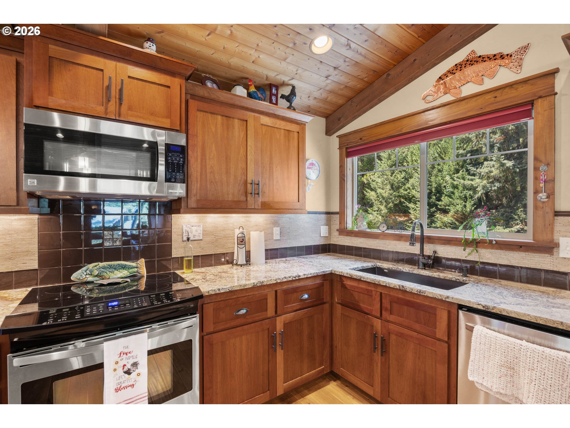 132 COUGAR CREEK RD