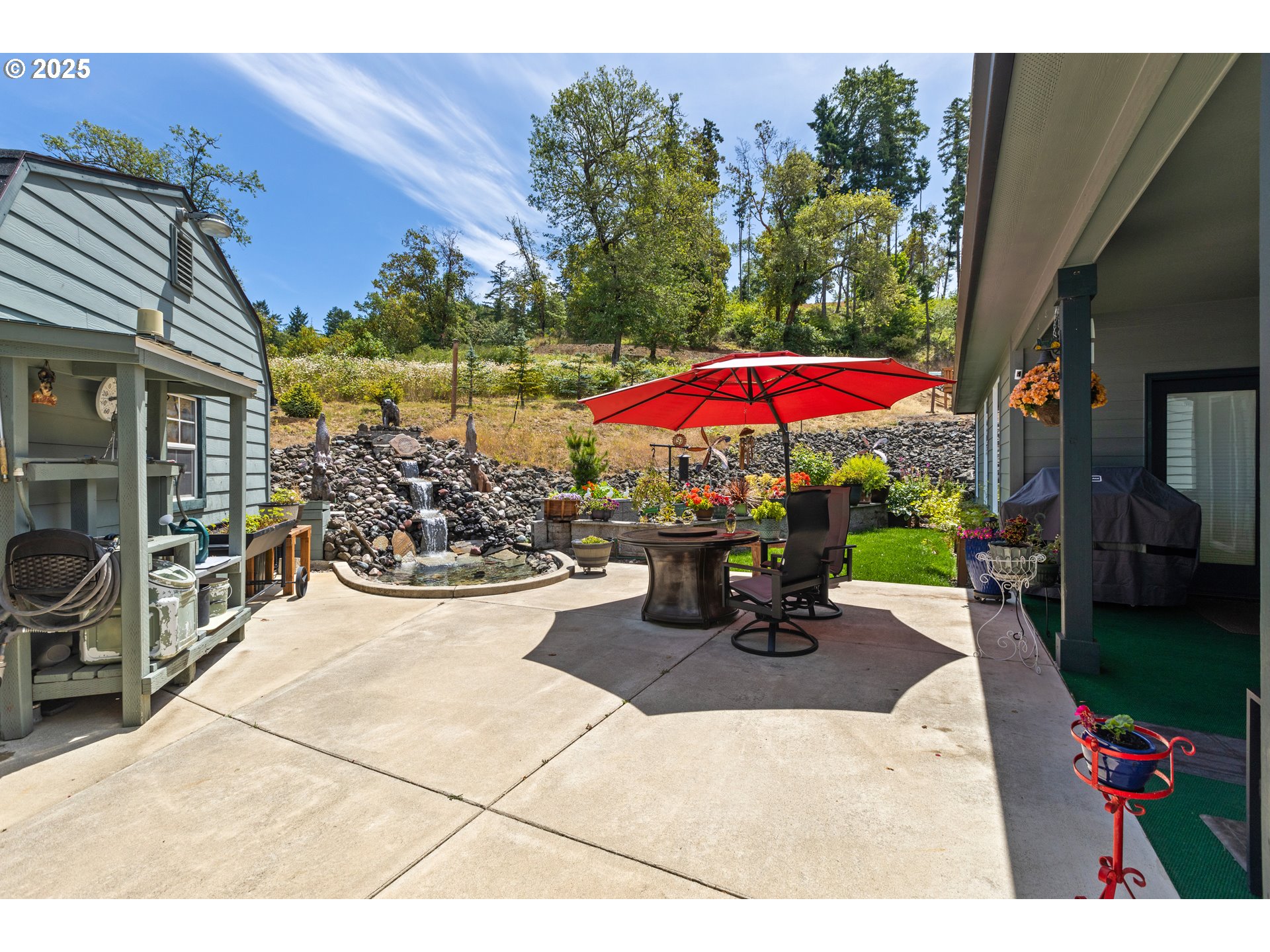 895 VALLEY VISTA ST