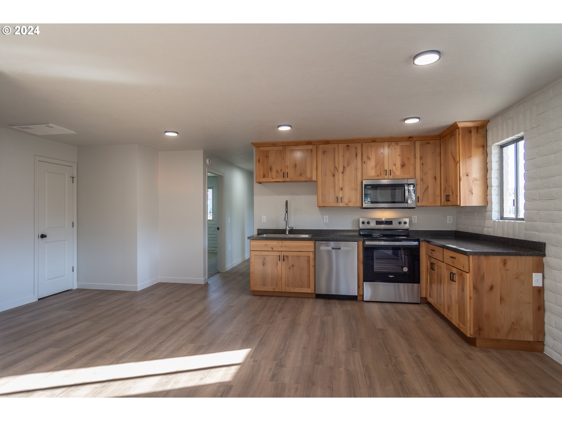 152 CHADWICK LN