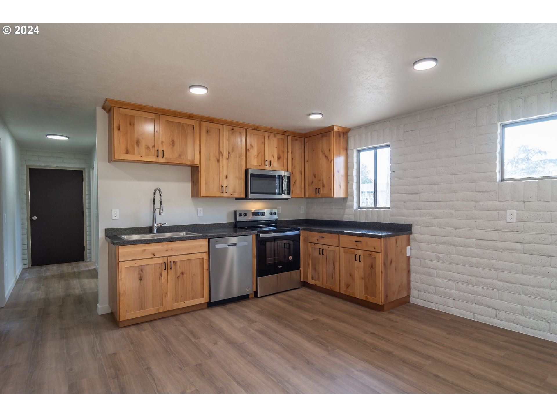 152 CHADWICK LN