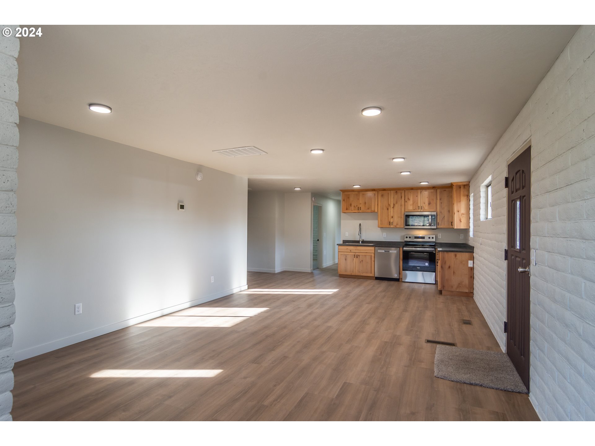 152 CHADWICK LN