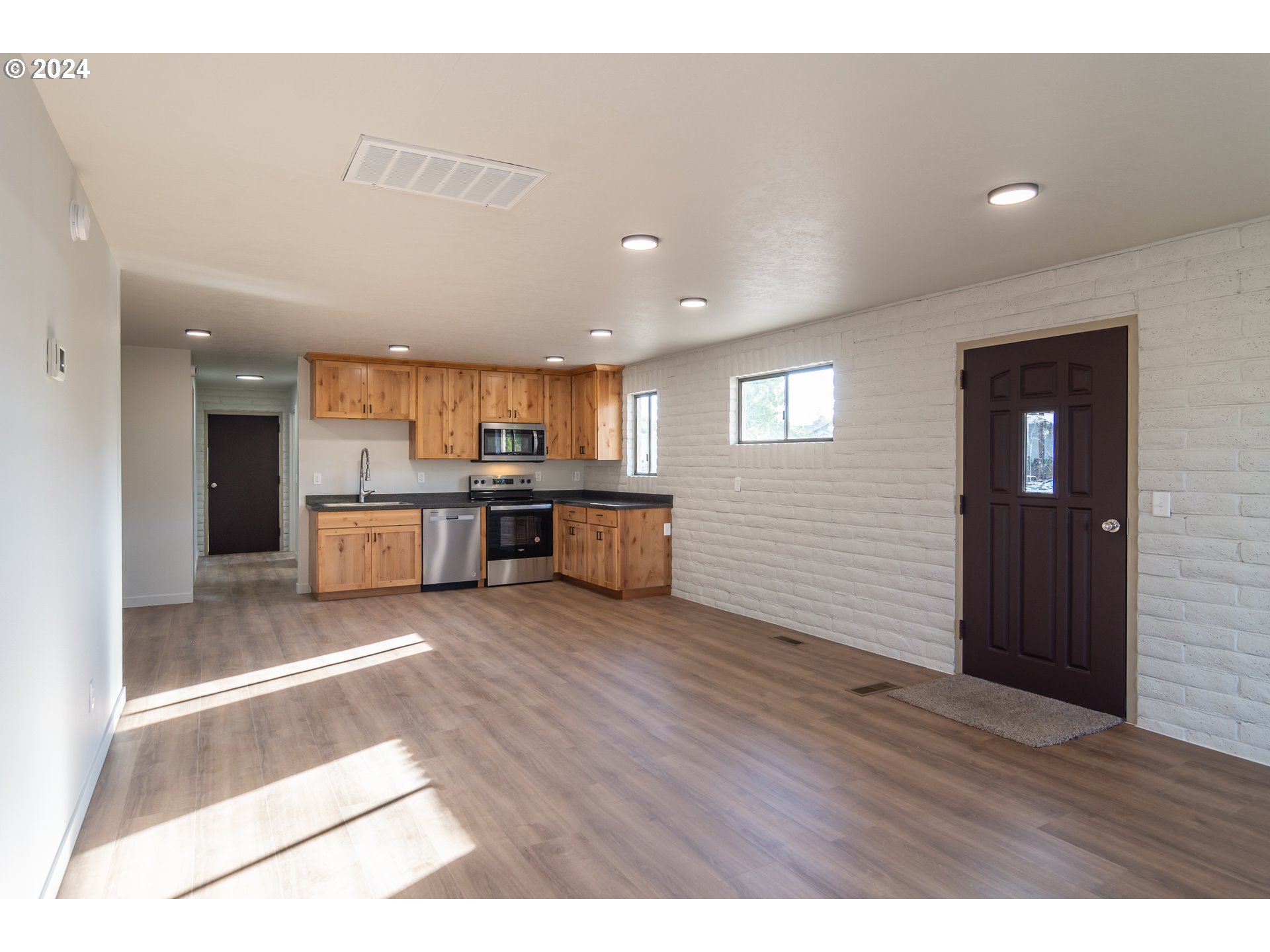 152 CHADWICK LN