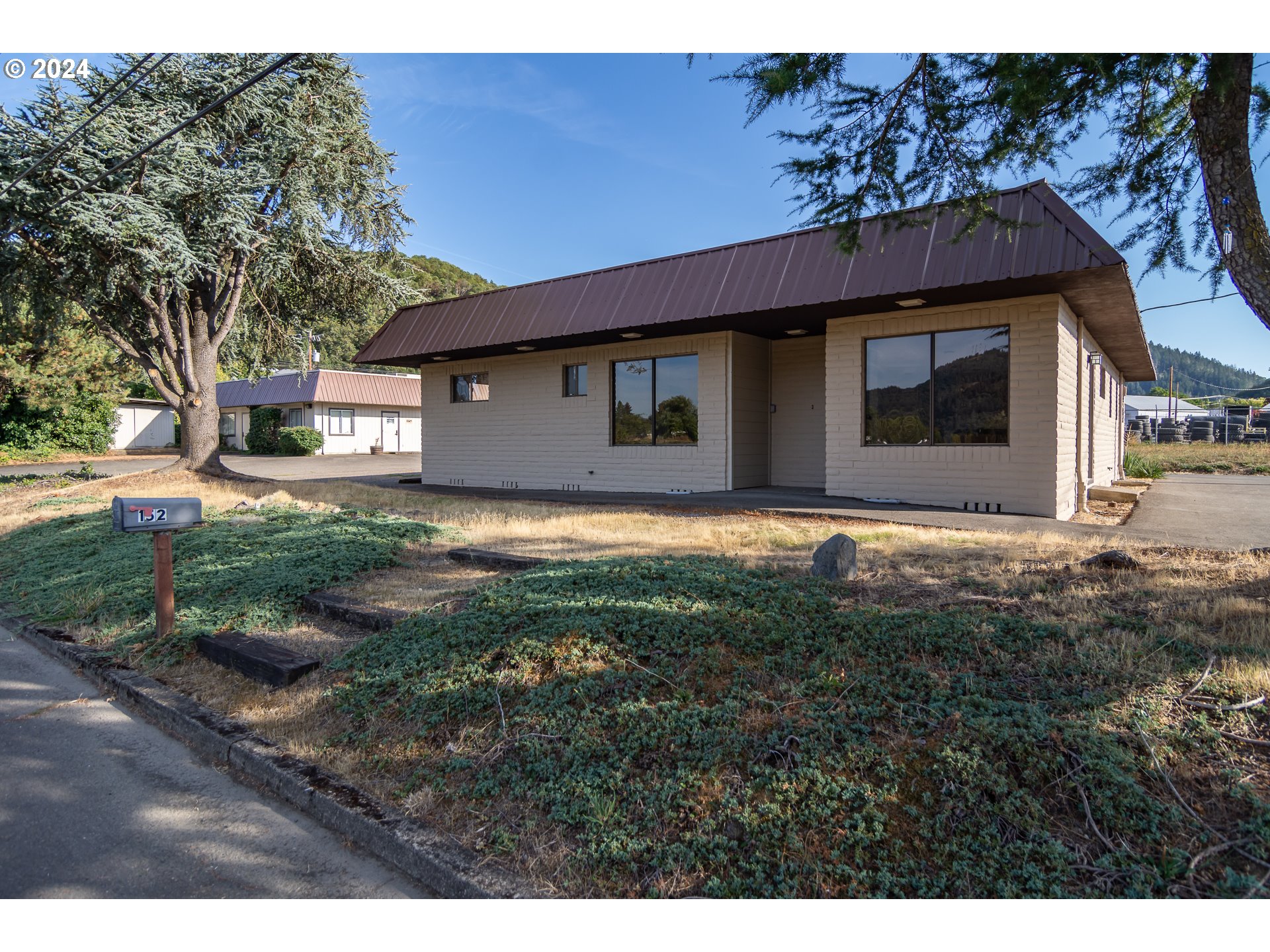 152 CHADWICK LN