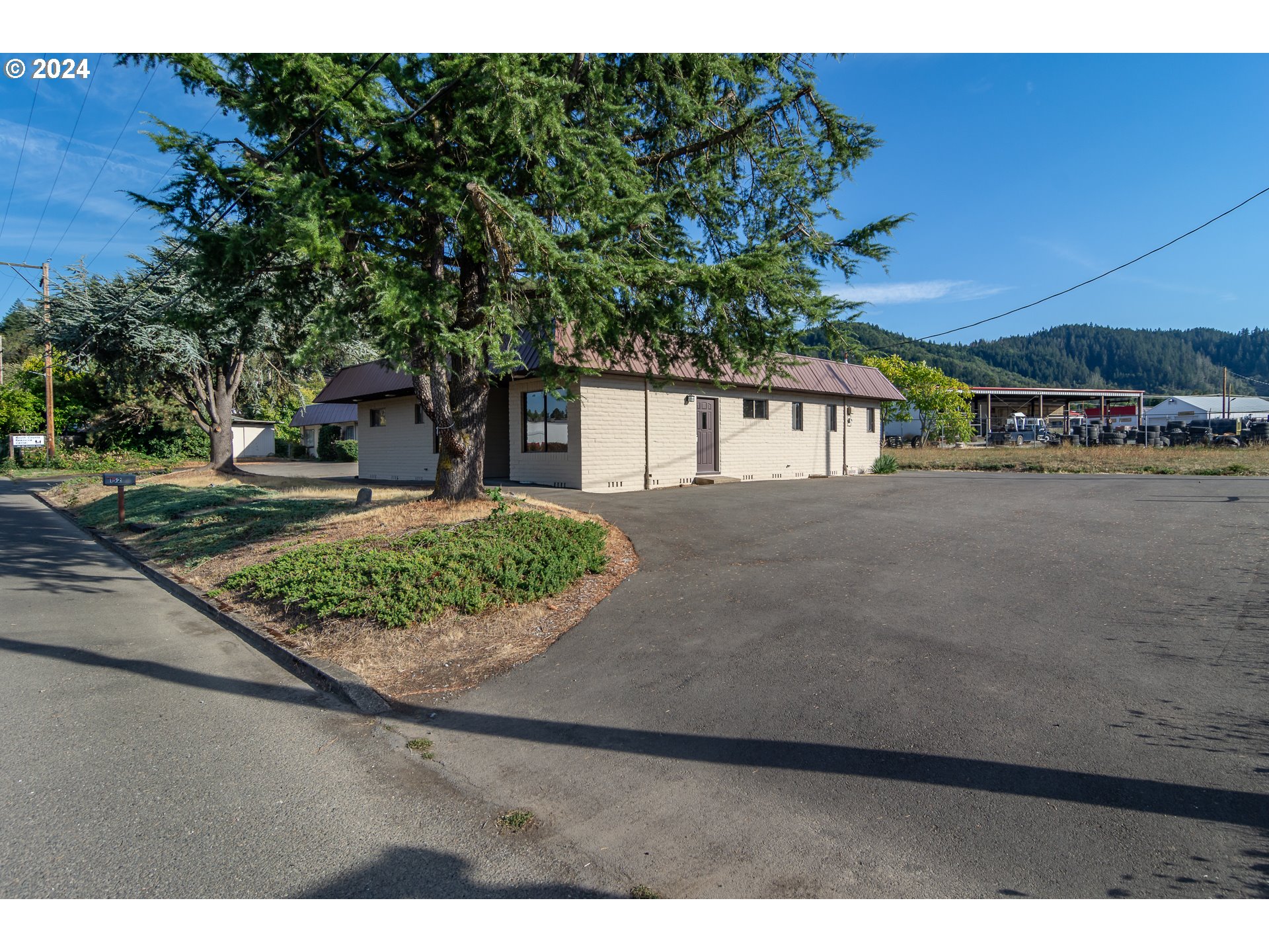 152 CHADWICK LN