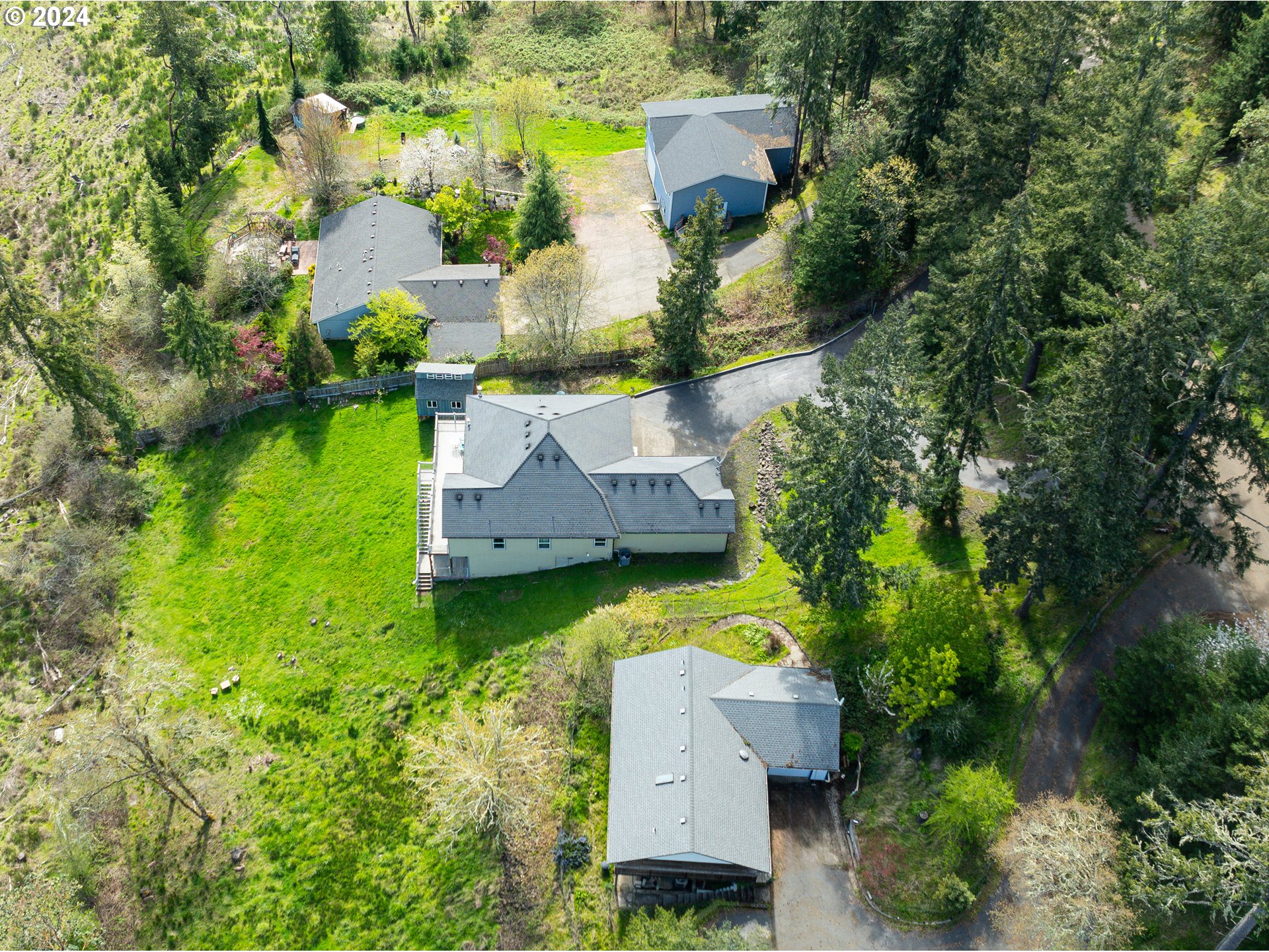 1836 LAKE VIEW DR