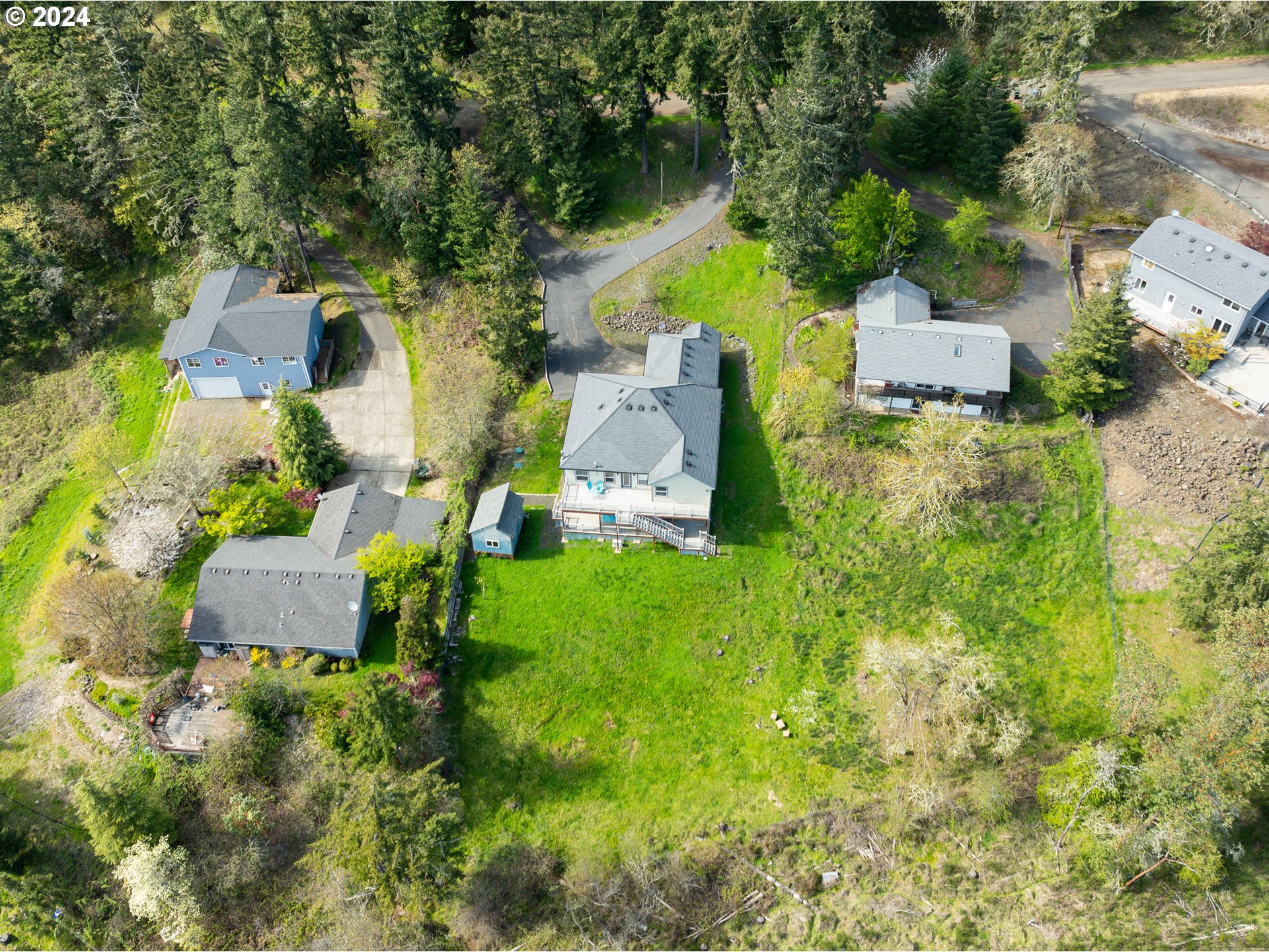 1836 LAKE VIEW DR
