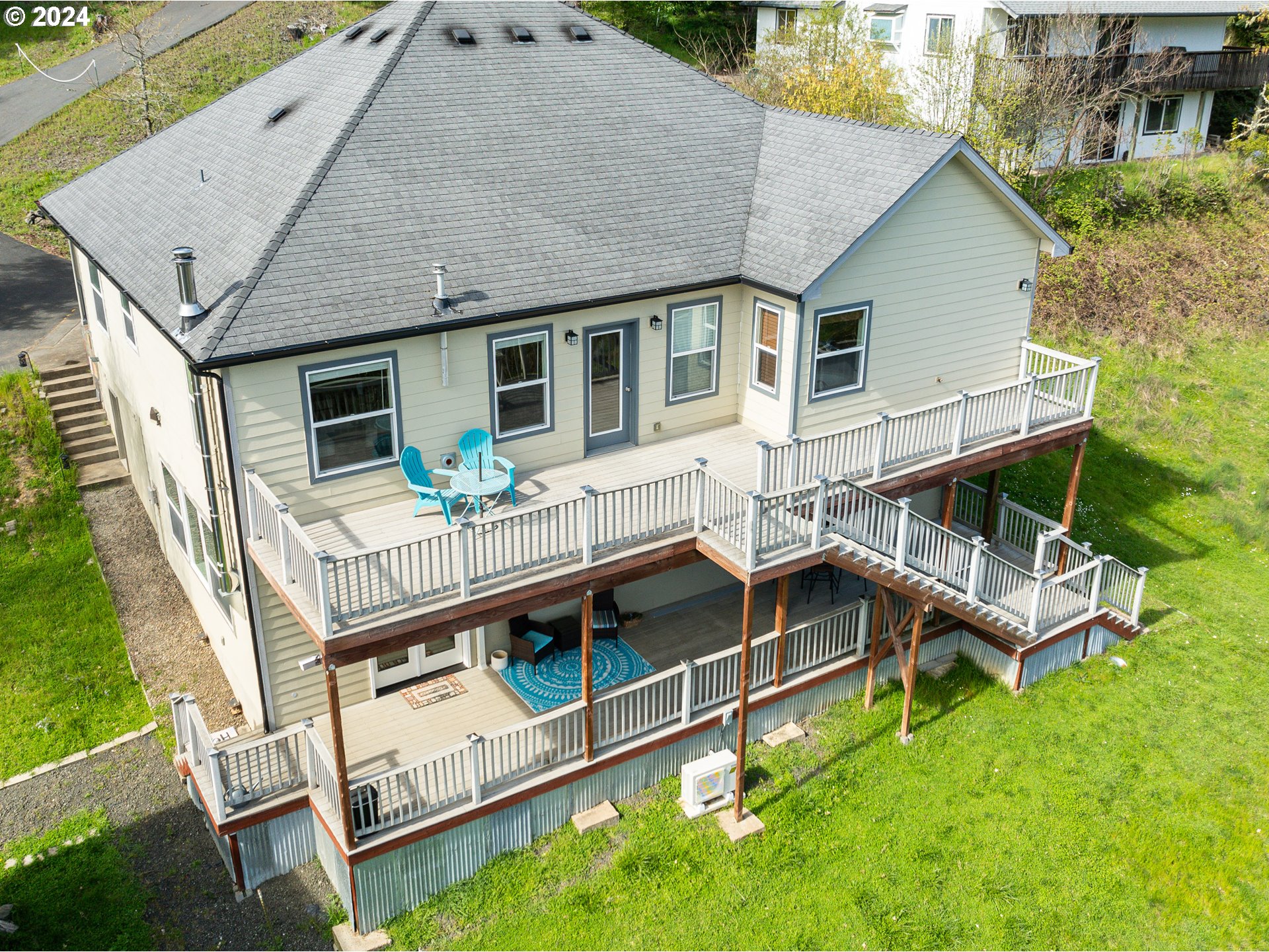 1836 LAKE VIEW DR