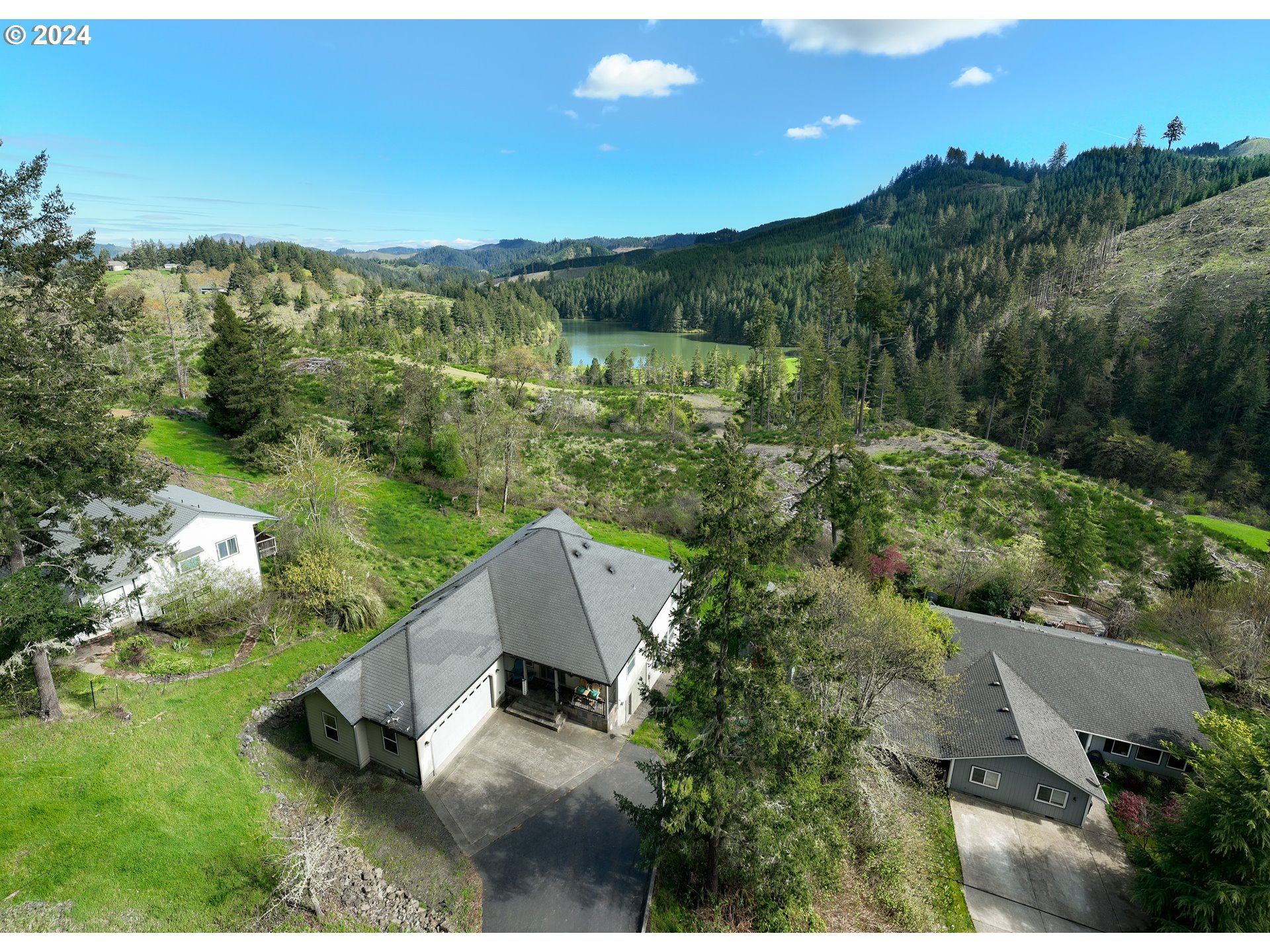 1836 LAKE VIEW DR