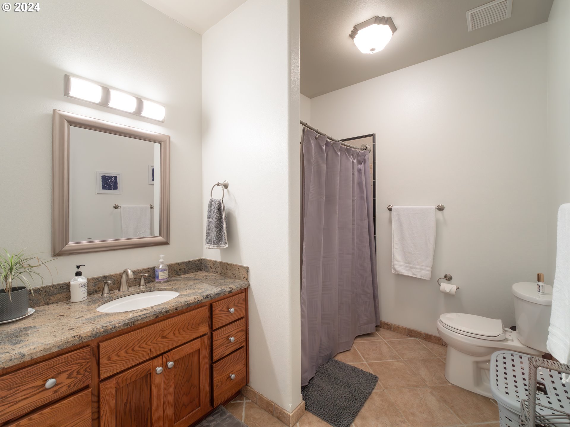 1836 LAKE VIEW DR