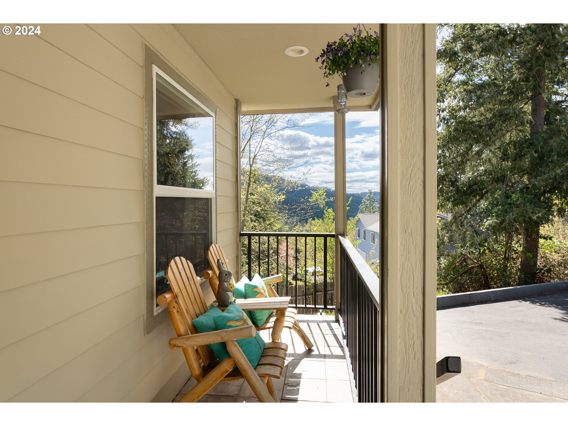 1836 LAKE VIEW DR